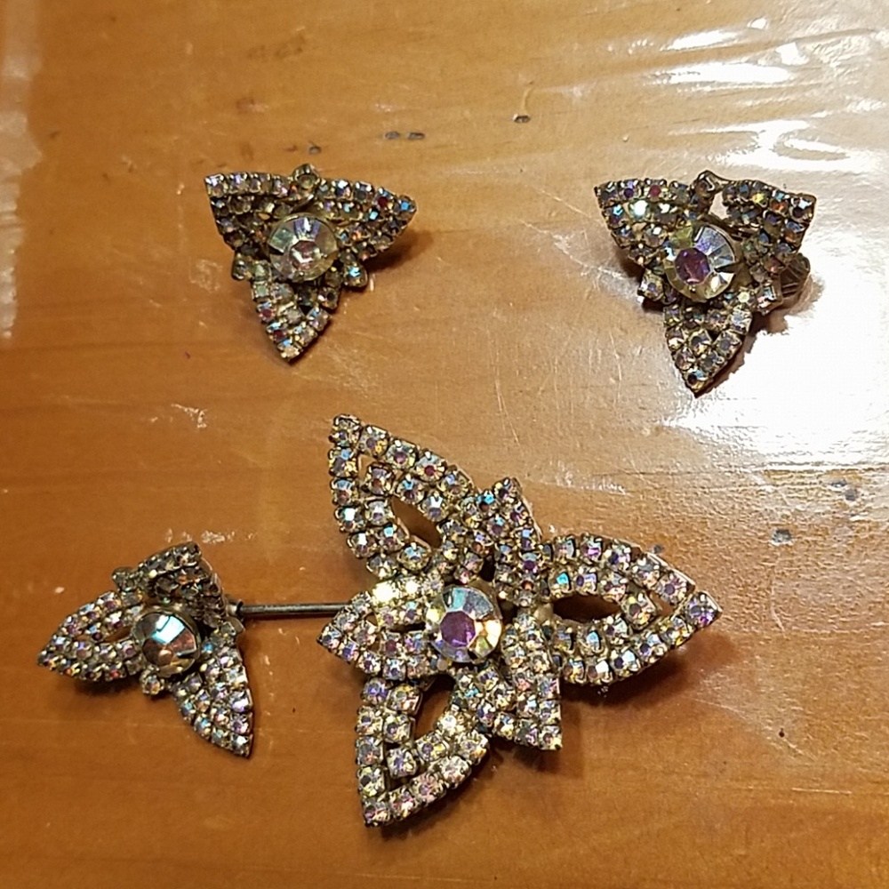 Vintage brooch and clip earrings